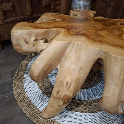 Tavolino in radice di teak etnico