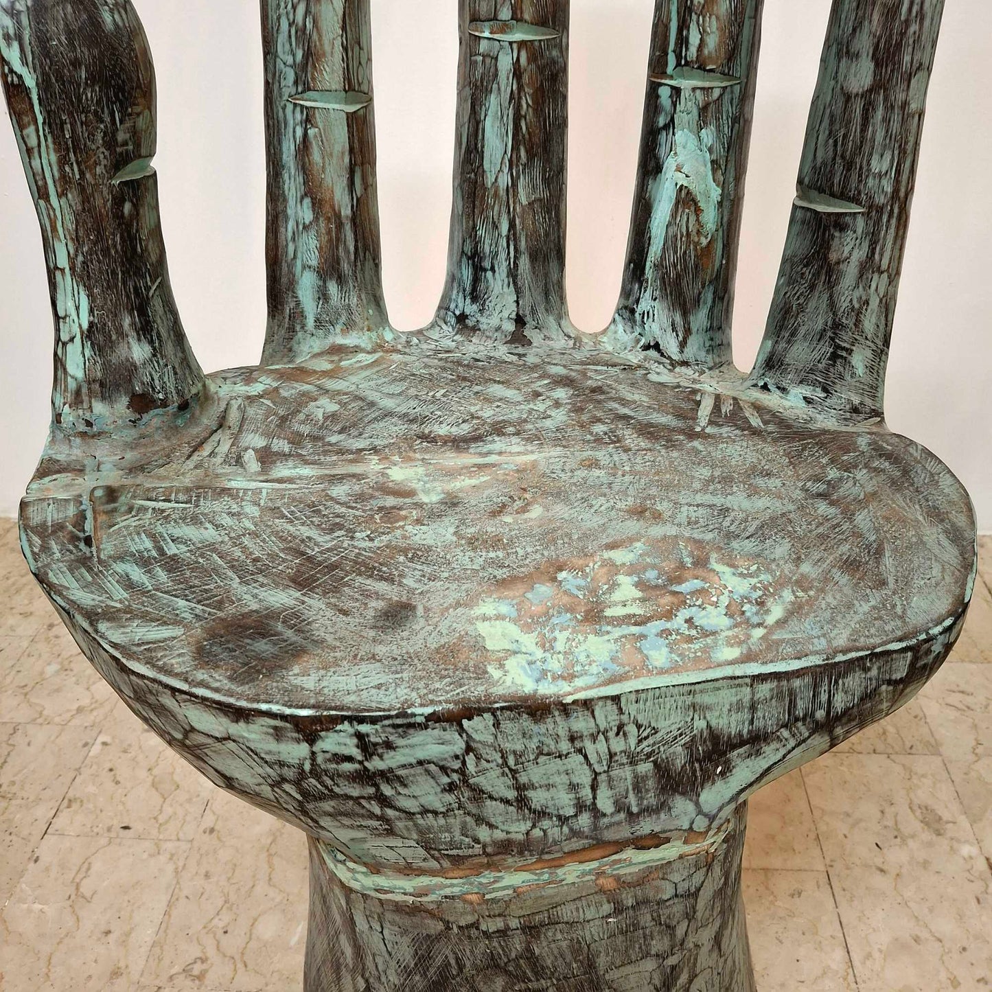 Table et chaises en forme de main, mobilier ethnique, art