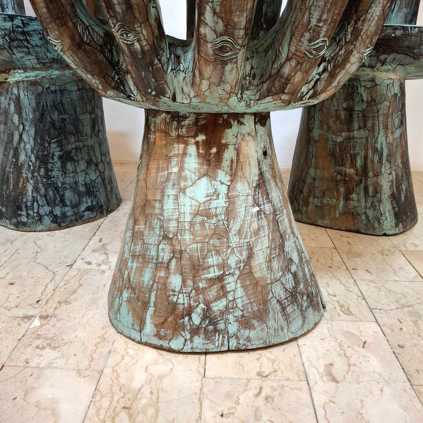 Table et chaises en forme de main, mobilier ethnique, art