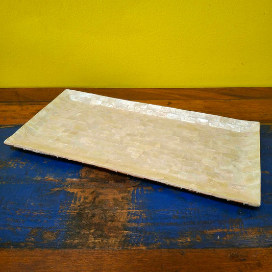 Plateau rectangulaire en nacre argentée