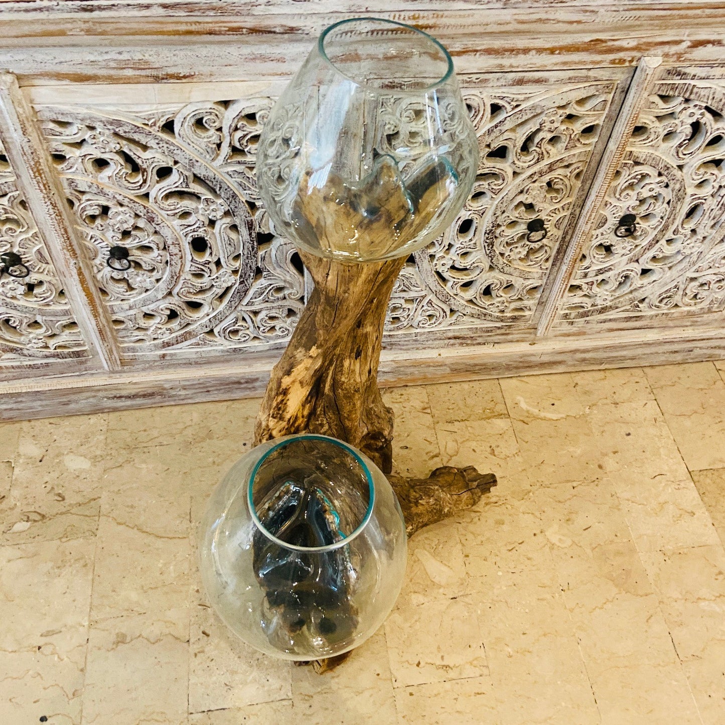 Ethnic vase, aquarium, root and glass