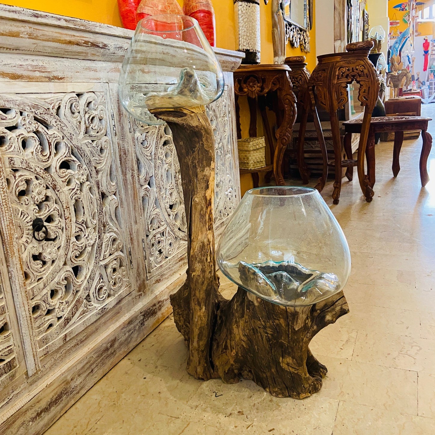 Ethnic vase, aquarium, root and glass