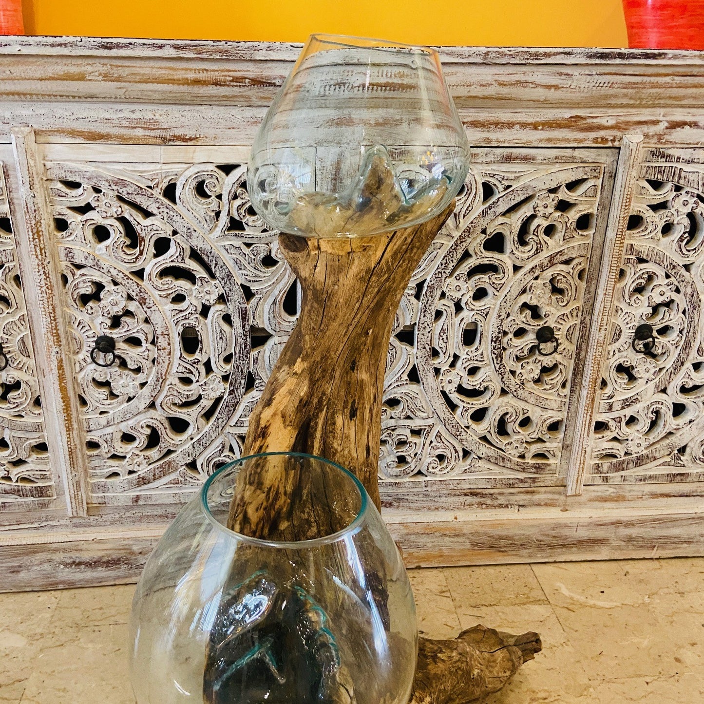 Ethnic vase, aquarium, root and glass