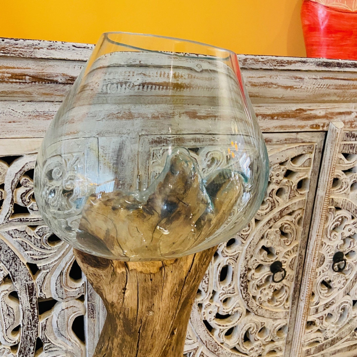 Ethnic vase, aquarium, root and glass