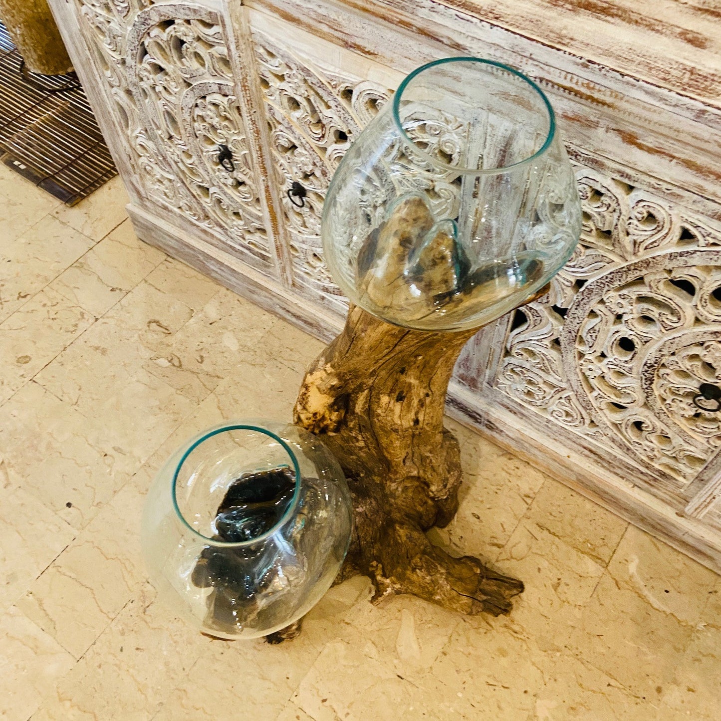 Ethnic vase, aquarium, root and glass
