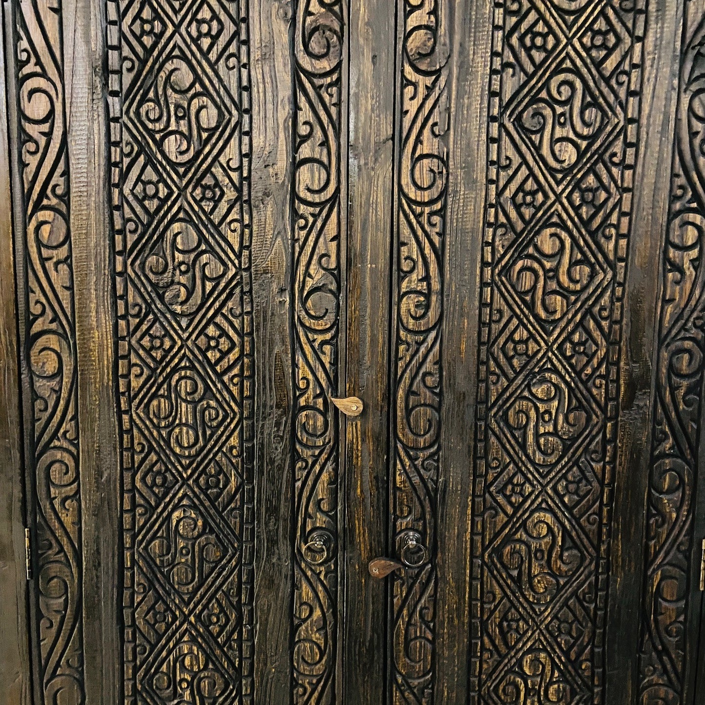 Armoire ethnique viking Armoire tribale celtique