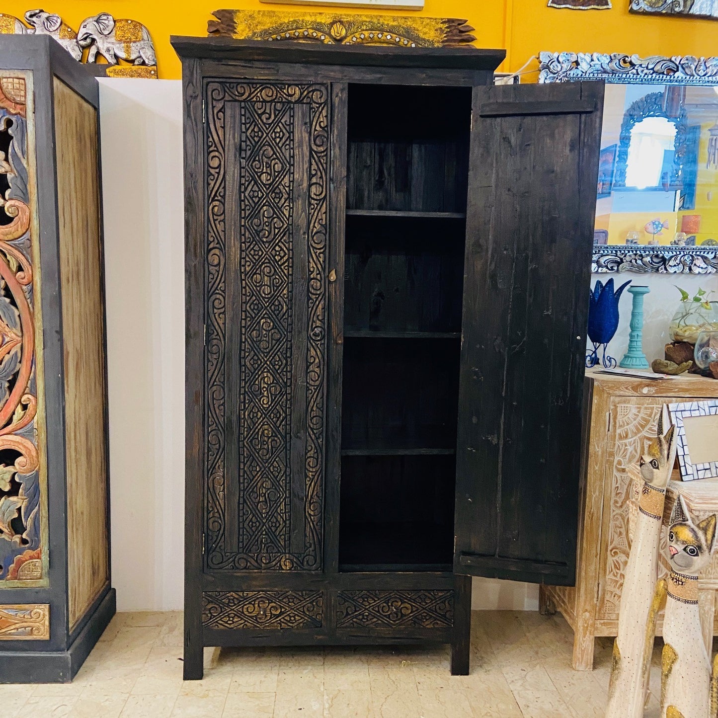 Armoire ethnique viking Armoire tribale celtique
