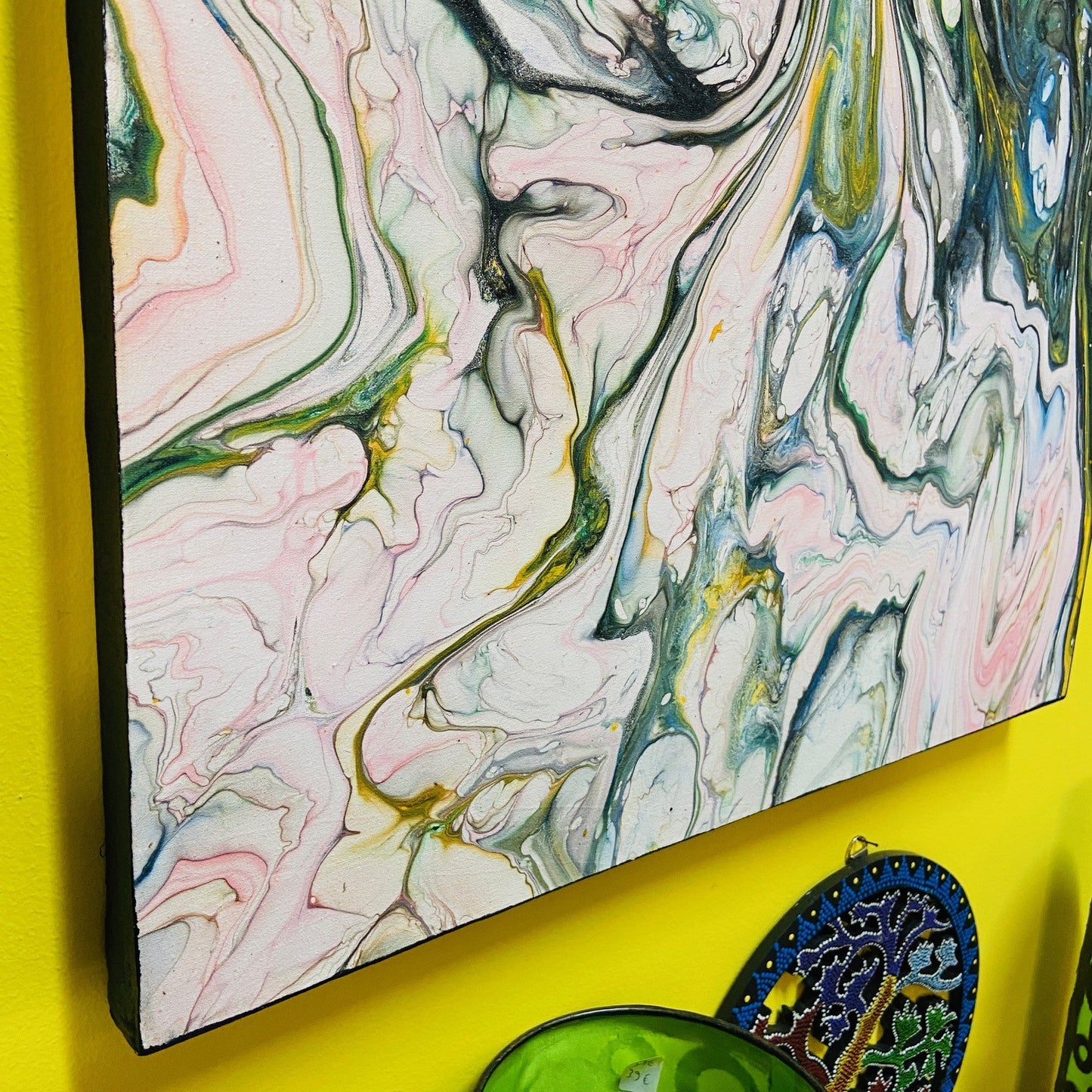 Peinture abstraite sur toile peinte dans un style ethnique moderne