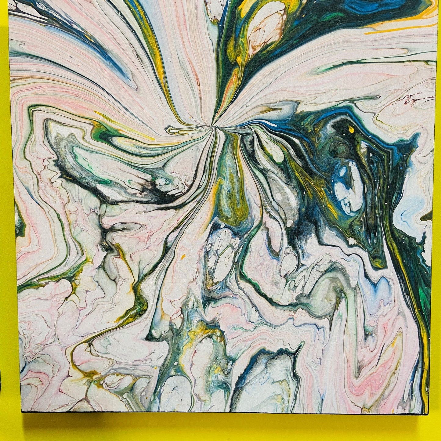 Peinture abstraite sur toile peinte dans un style ethnique moderne