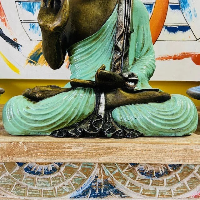 Buddha in meditazione statua orientale yoga zen