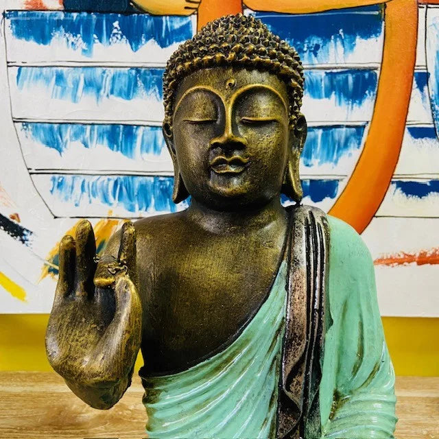 Buddha in meditazione statua orientale yoga zen