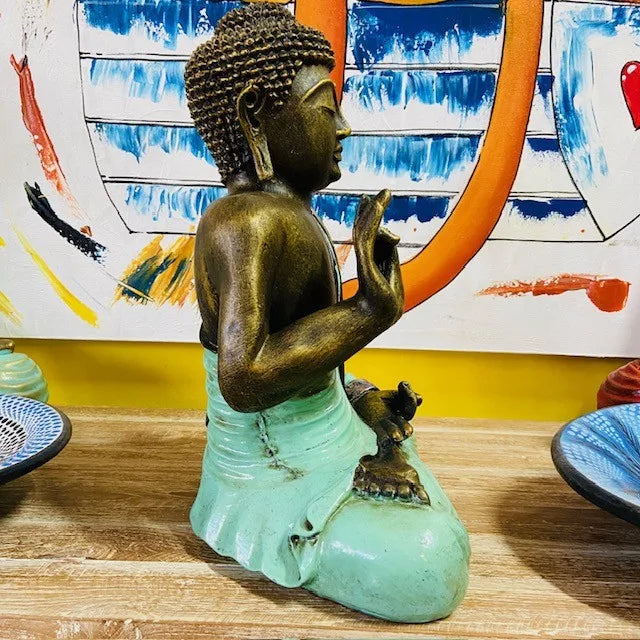 Buddha in meditazione statua orientale yoga zen