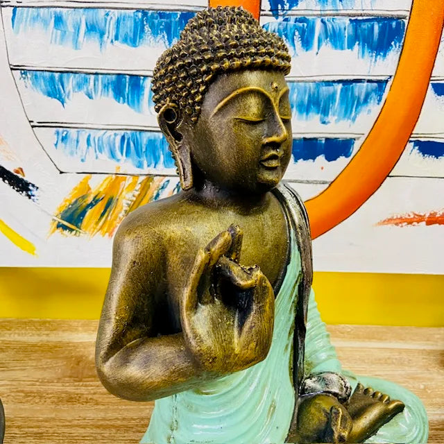 Buddha in meditazione statua orientale yoga zen