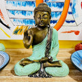 Buddha in meditazione statua orientale yoga zen