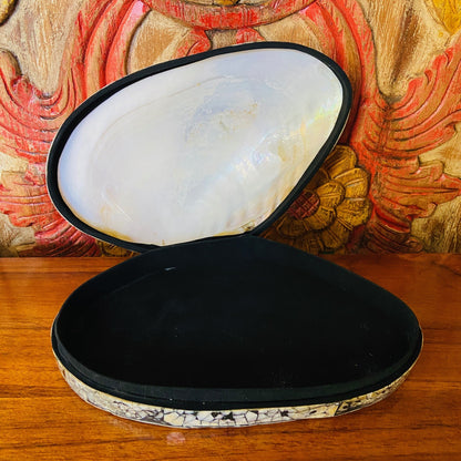 Coffret à bijoux en nacre et coquillage
