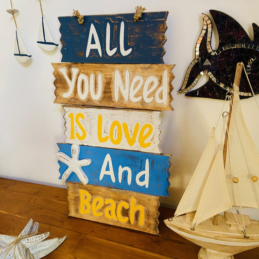 Panneau décoratif ethnique en bois avec cadre amour et plage