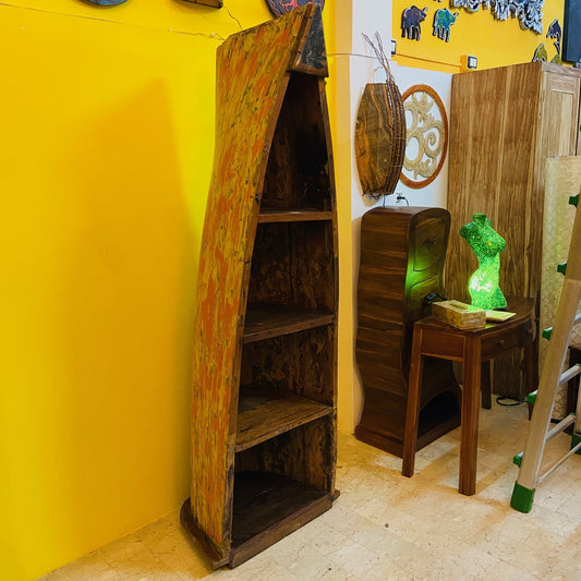 Bibliothèque canoë originale en mobilier ethnique