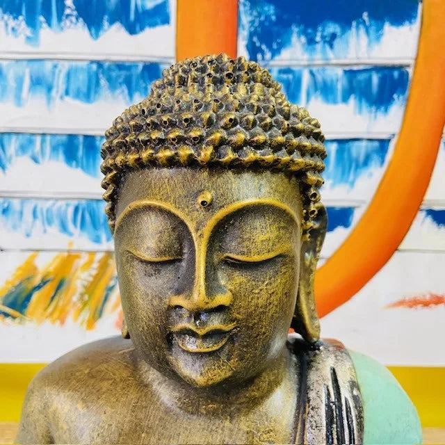 Buddha in meditazione statua orientale yoga zen