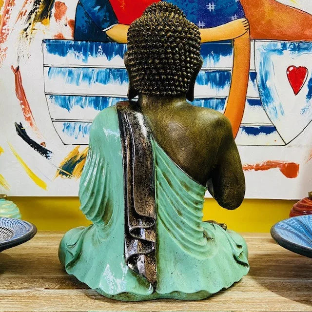 Buddha in meditazione statua orientale yoga zen
