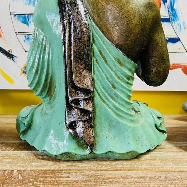 Buddha in meditazione statua orientale yoga zen