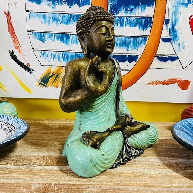 Buddha in meditazione statua orientale yoga zen
