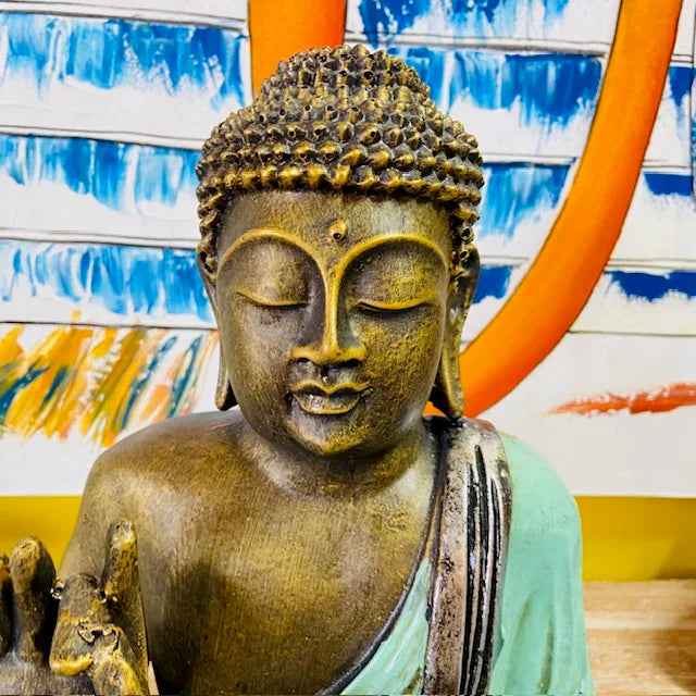 Buddha in meditazione statua orientale yoga zen