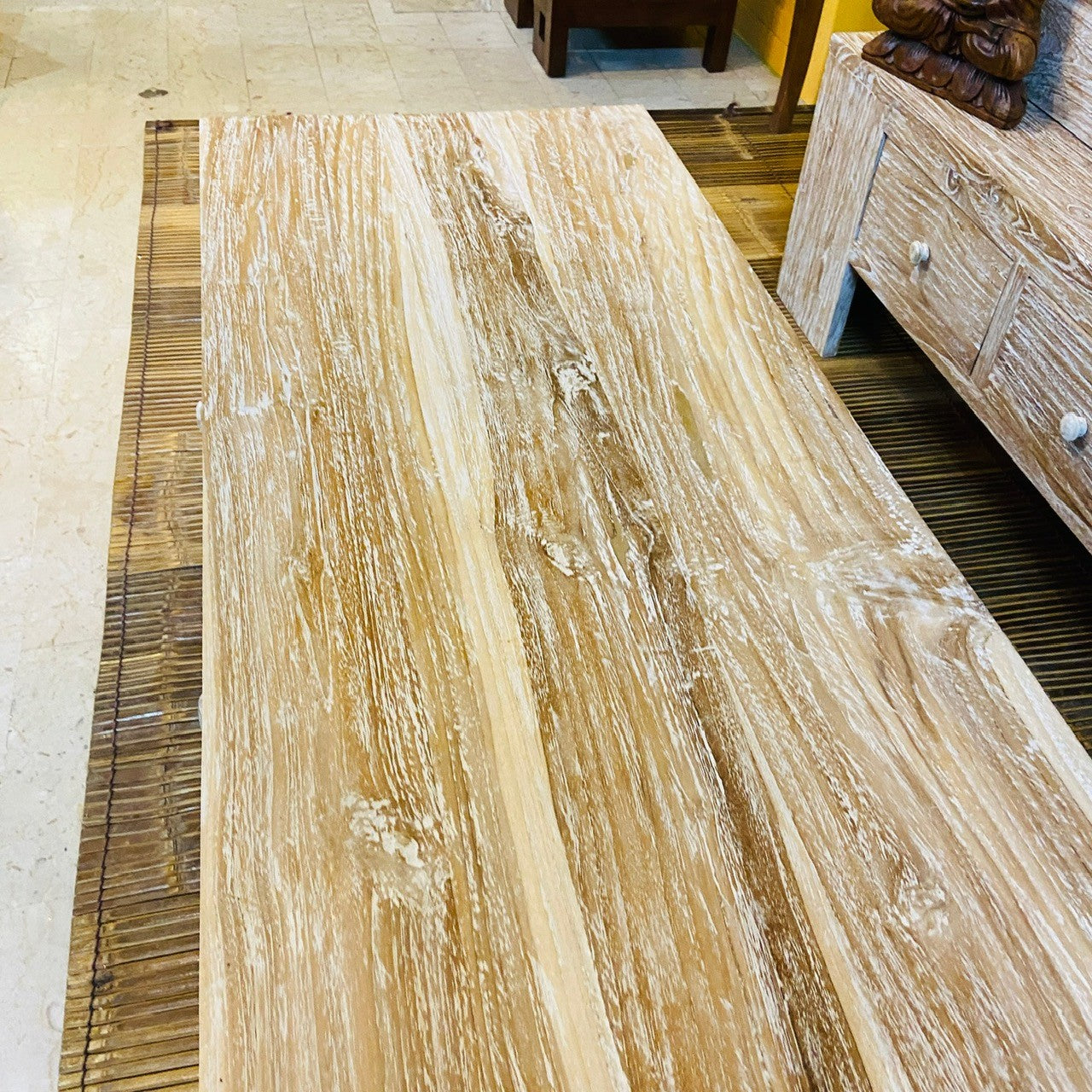 Table basse en teck de style shabby chic